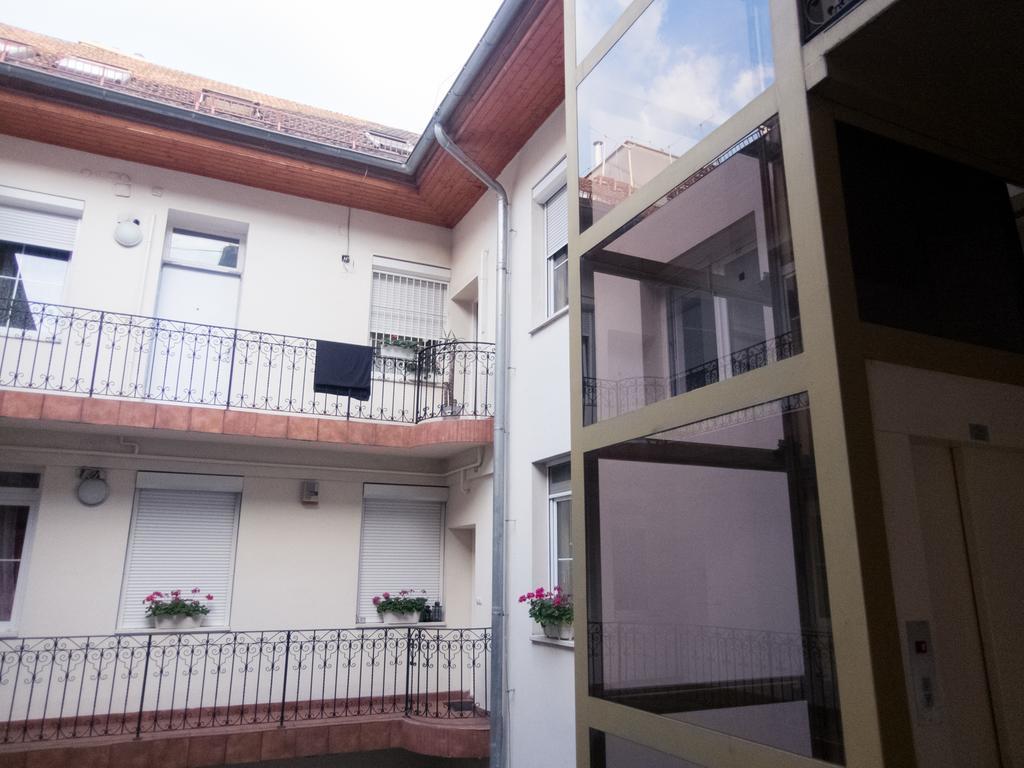 Goldcentral Apartment Grand Boulevard Budapest Luaran gambar